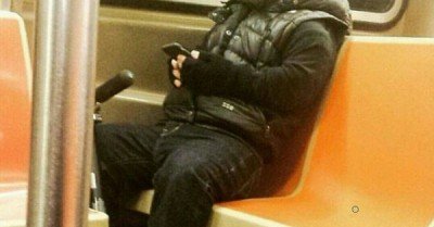   Tyrion Lannister (Peter Dinklage) spotted on an NYC subway